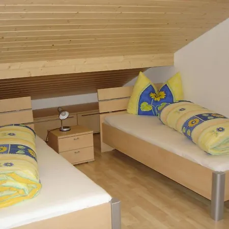 Apartment In Near Lift